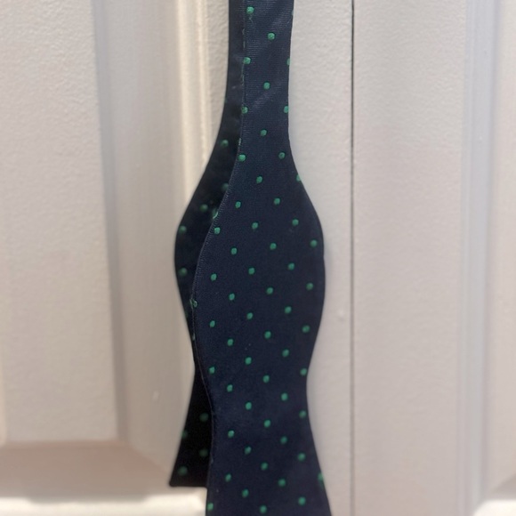 Silk Tommy Hilfiger Bow Tie - Picture 3 of 3